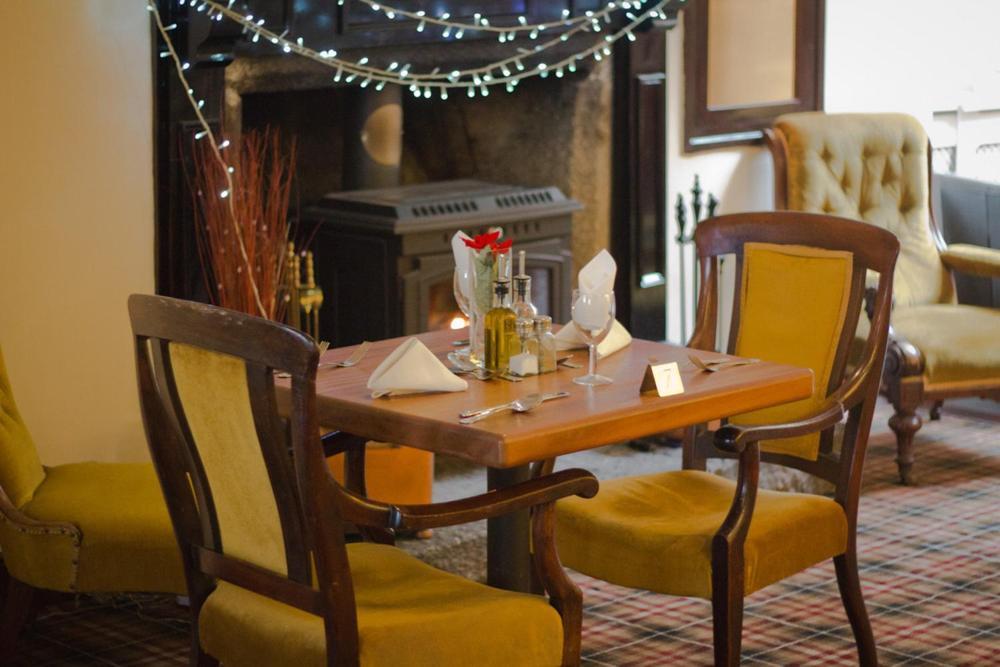The Angel Hotel Гелстон Екстер'єр фото